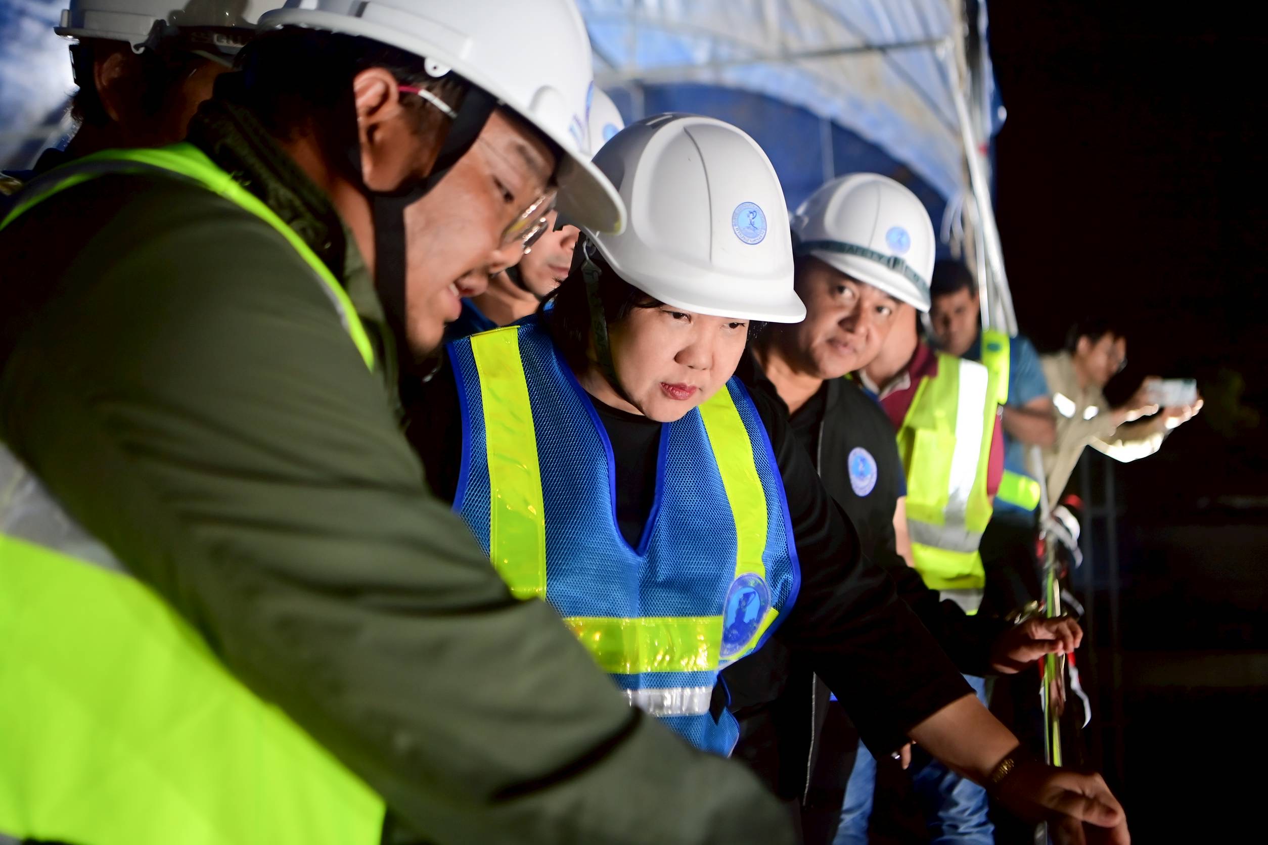 ผู้ว่าการ กปน. นำคณะผู้บริหาร ติดตามงานสำรวจพร้อมซ่อมอุโมงค์ส่งน้ำ บริเวณถนนประเสริฐมนูกิจ และงานตัดบรรจบอุโมงค์ส่งน้ำ บริเวณสถานีสูบจ่ายน้ำมีนบุรี อย่างใกล้ชิด