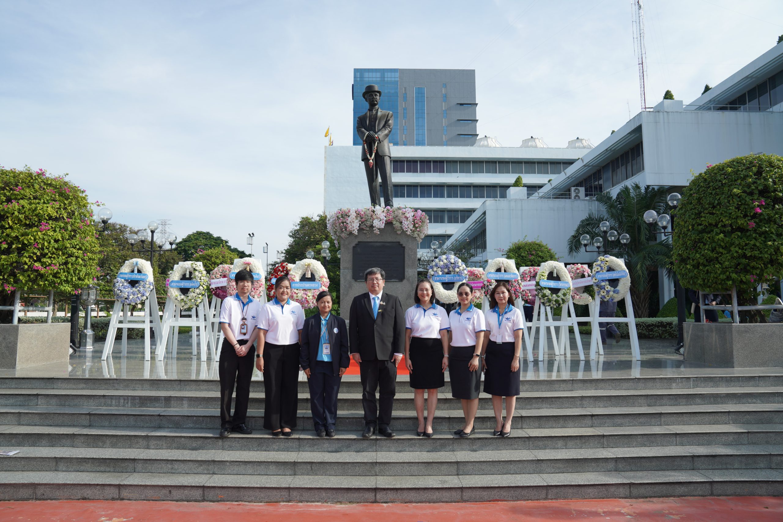 สภาธรรมาภิบาล กปน. ร่วมพิธีวางพวงมาลาถวายราชสักการะเนื่องในวันคล้ายวันสวรรคต รัชกาลที่ 5