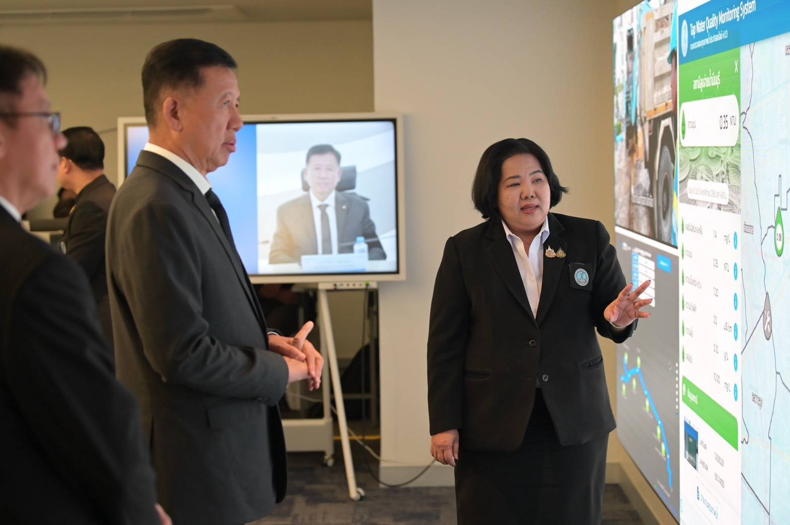 มท.3 ตรวจเยี่ยม กปน. ชมศูนย์ MWA Command Center เสริมความมั่นคงด้านน้ำประปา–ยกระดับบริการประชาชน